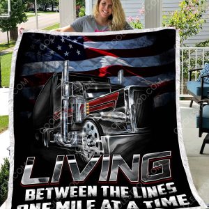 Trucker - Living Between The Lines One Mile At A Time - Quilt - 1001-251219